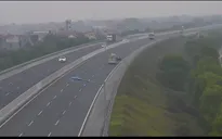 Tài xế lùi xe 6km trên cao tốc bị phạt 1 triệu đồng, tước bằng lái 2 tháng