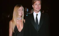 Brad Pitt tán tỉnh lại vợ cũ