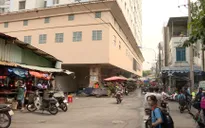 Khó xử lý tình trạng lấn chiếm vỉa hè chung cư
