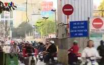 Ùn tắc giao thông một phần do thói quen xấu khi đi đường
