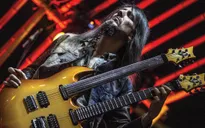 Cựu thành viên ban nhạc rock huyền thoại Guns N' Roses lần đầu đến Việt Nam