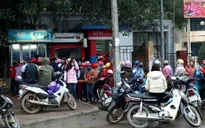 Tránh tắc nghẽn giao dịch qua ATM dịp cuối năm