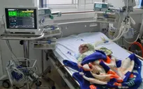 Cứu bé 5 tháng tuổi sốc tim, nhiễm trùng huyết nguy kịch