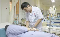 Sốc phản vệ nguy kịch vì ăn... nhộng tằm