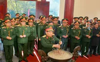 Đoàn công tác của Bộ Quốc phòng hành quân về nguồn
