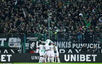 Monchengladbach 2-1 Bayern Munich: Thắng nghẹt thở, giữ ngôi đầu