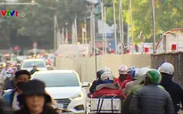 Bất chấp nguy cơ mất an toàn, nhiều xe vẫn ngang nhiên đi ngược chiều