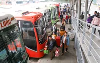 Lượng khách đổ về các bến xe Hà Nội giảm hơn so với năm ngoái