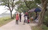 Người dân bức xúc chuyện "bán vé thu tiền" tại các điểm du lịch