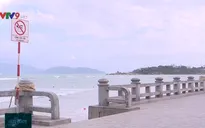 Tuân thủ biển báo cấm bơi lội, đảm bảo an toàn khi tắm biển