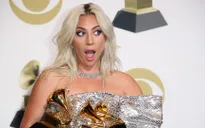 Lady Gaga xăm hình kỉ niệm “A Star Is Born”