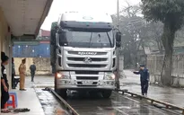 Xe quá tải "lọt" từ cao tốc Nội Bài - Lào Cai xuống tỉnh lộ 151
