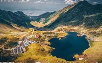 Những bức ảnh đầy mê hoặc về con đường “đẹp nhất thế giới”