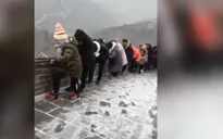 Vật lộn cùng băng tuyết khi ghé thăm Vạn Lý Trường Thành vào mùa đông