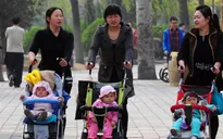 Trung Quốc: Nhiều cặp vợ chồng ngại sinh con thứ hai vì gánh nặng tài chính