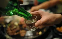 Người đàn ông ở TP.HCM tử vong vì ngộ độc rượu