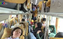 Tình trạng nhồi nhét trên xe khách vẫn diễn ra trong dịp Tết