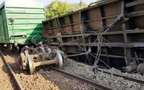 Đường sắt Bắc - Nam thông tuyến sau vụ tàu hàng trật bánh ở Bình Thuận