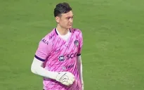 Đặng Văn Lâm mắc sai lầm, Muangthong United vẫn thắng trận