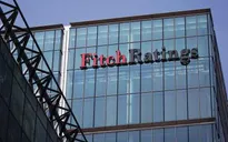 Fitch cảnh báo hạ bậc xếp hạng nợ của Vương quốc Anh
