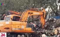 Người dân bức xúc vì điểm tập kết rác thải trái phép