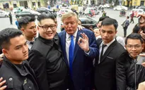 Bản sao Trump - Kim kiếm được bao nhiêu tiền từ quảng cáo?