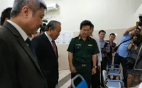 Phó Thủ tướng Trương Hòa Bình chúc mừng y, bác sỹ Bệnh viện 175