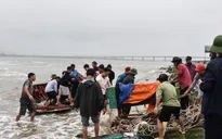 Phát hiện xác tàu chìm khi tìm kiếm 2 cha con mất tích