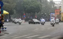 Ảnh: Nhìn lại cảnh đoàn xe của Chủ tịch Triều Tiên Kim Jong-un tiến vào thủ đô Hà Nội