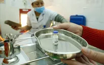 Bình Định dừng tiêm vaccine ComBE Five sau vụ bé 2,5 tháng tuổi tử vong