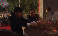 Dâng hương tưởng niệm các Vua Hùng