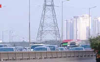 Ùn tắc cục bộ một số điểm tại Hà Nội, cửa ngõ TP.HCM thông thoáng