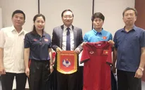 Đại sứ quán Việt Nam tại Lào gặp mặt đội tuyển U16 nữ Việt Nam