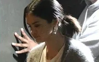 Trong khi Justin Bieber vùi mình trong hôn nhân, Selena Gomez đang làm việc rất chăm chỉ