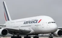 Máy bay Air France hạ cánh khẩn cấp do trục trặc động cơ