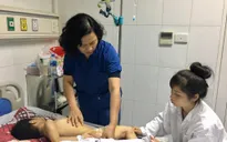 Xót xa: Bé trai 9 tuổi bại não bị 4 con chó nhà xông vào cắn