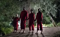 Vừa khởi chiếu, “Us” được xếp ngàng hàng với nhiều tuyệt phẩm kinh dị
