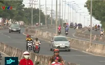 Bất chấp nguy hiểm, ngang nhiên vi phạm trên tuyến Nha Trang nối sân bay Cam Ranh