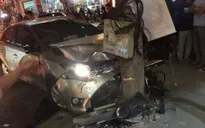 Ô tô mất lái gây tai nạn khiến 2 người thương vong