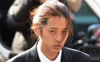 Ca sĩ Jung Joon Young trình diện cảnh sát