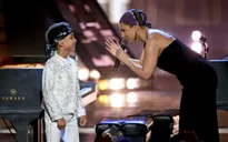 iHeartRadio Music Award 2019: Đưa con trai lên sân khấu, Alicia Keys có tiết mục siêu dễ thương
