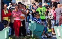Mỹ rút ngắn thời gian visa thăm thân nhân của công dân Cuba