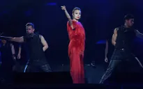 Giữa tâm bão môi giới mại dâm, khen Seungri tài năng, diva Hong Kong bị ném đá dữ dội