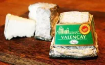 Bộ Công Thương khuyến cáo phô mai sữa dê nhập khẩu nhiễm khuẩn