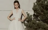 Angelababy khoe ảnh xinh đẹp nhưng fan vẫn "soi" ra chi tiết này