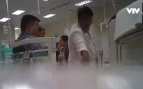Bác sĩ “vòi” tiền bệnh nhân ung thư máu bị buộc thôi việc
