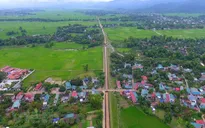 Thanh niên xung phong dẫn nước cho cánh đồng Mường Thanh