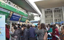 Xếp hàng "săn" vé máy bay giá rẻ tại Hội chơ du lịch VITM 2019