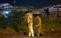 TP.HCM: Đi bộ trên đường ray, 1 phụ nữ bị tàu hỏa tông tử vong