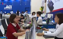 Giảm hạn mức tín dụng, ngân hàng đổ vốn vào sản xuất, kinh doanh
